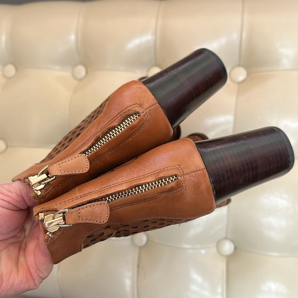 Rebecca Minkoff Perforated Leather Ankle Boots, sz 9 - Picture 4 of 11